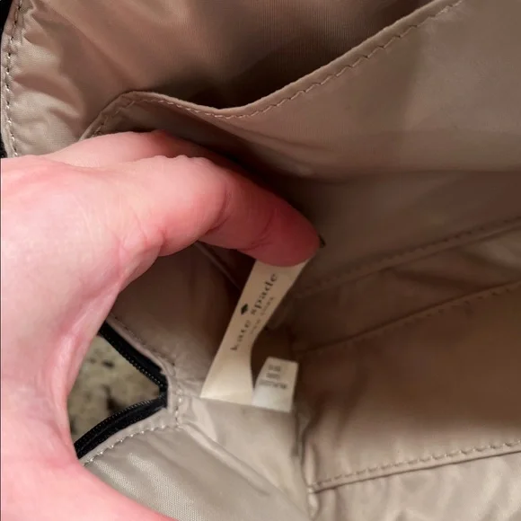 Kate Spade Laurel Way Domed Cosmetic Case NWOT - Picture 7 of 7